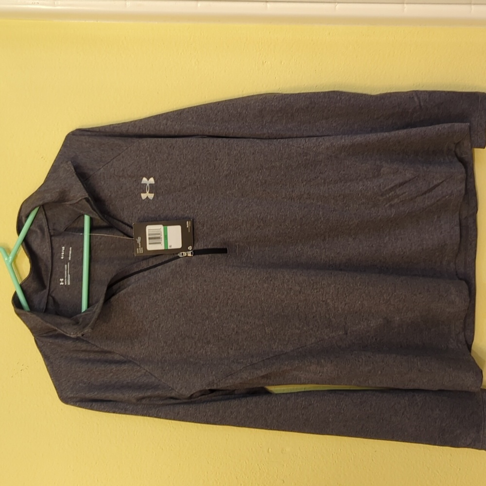 Under Armour Woman's Loose Heat Gear New with Tags